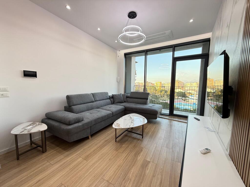 📣 QERA SUPER Apartament 2+1 Me Parking 📍 Lake View Residence , Liqeni Artificial ✨   🏢 Ndertim i Ri  🪜 Kati 1 (Me 2 Ashensor)  🛋️ Arreuar Ne Menyre Bashkekohore Me Arkitekt   💶 Cmimi 1.300 Euro