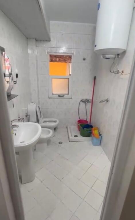 Jepet me qira 1+1 Porcelan Te Uet 450 mije leke