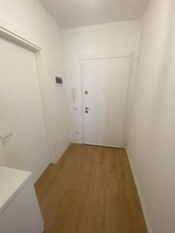 🏡 SHTËPI ME QIRA – RRUGA 5 MAJI   1+1 💶 Çmimi: 550 mije leke/muaj