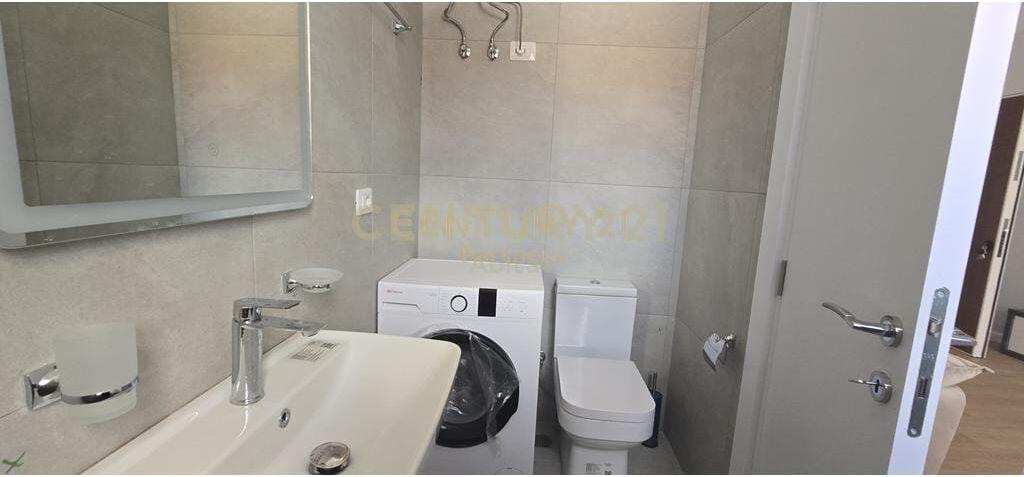 JEPET ME QERA APARTAMENT 1+1 NE LAPRAK , PRANE KOMPLEKSIT AURA