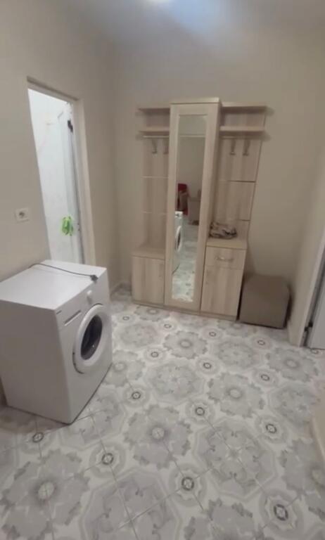 Jepet me qira 1+1 Porcelan Te Uet 450 mije leke