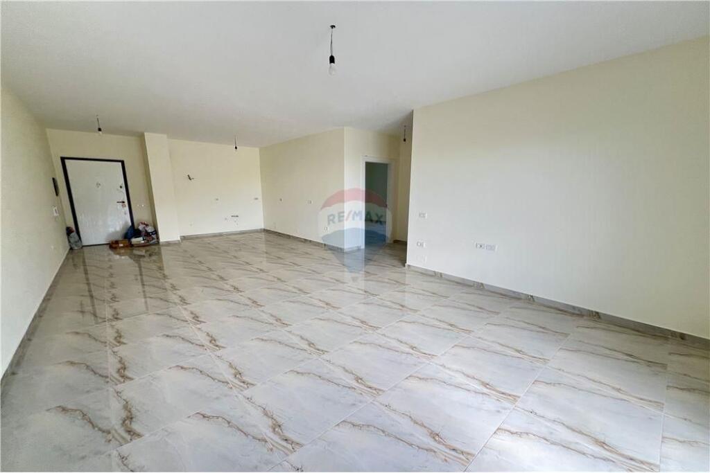 🏡 Apartment 2+1 – For Sale | Lungomare, Vlorë