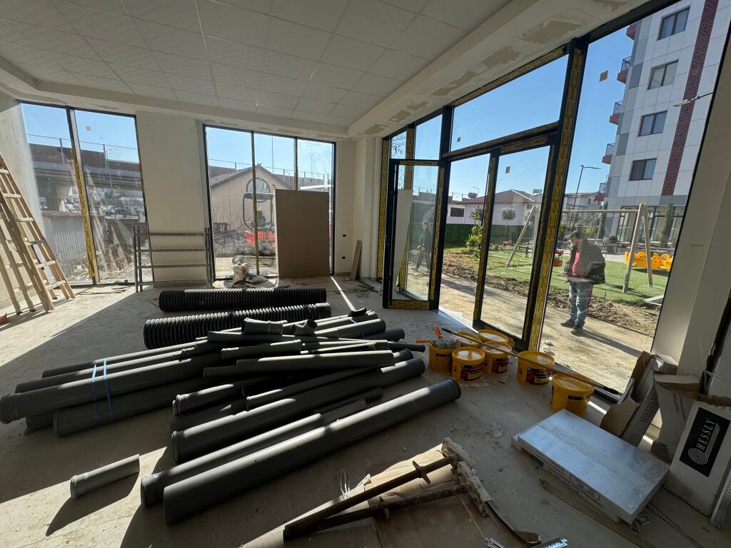 Shop for rent, Paskuqan