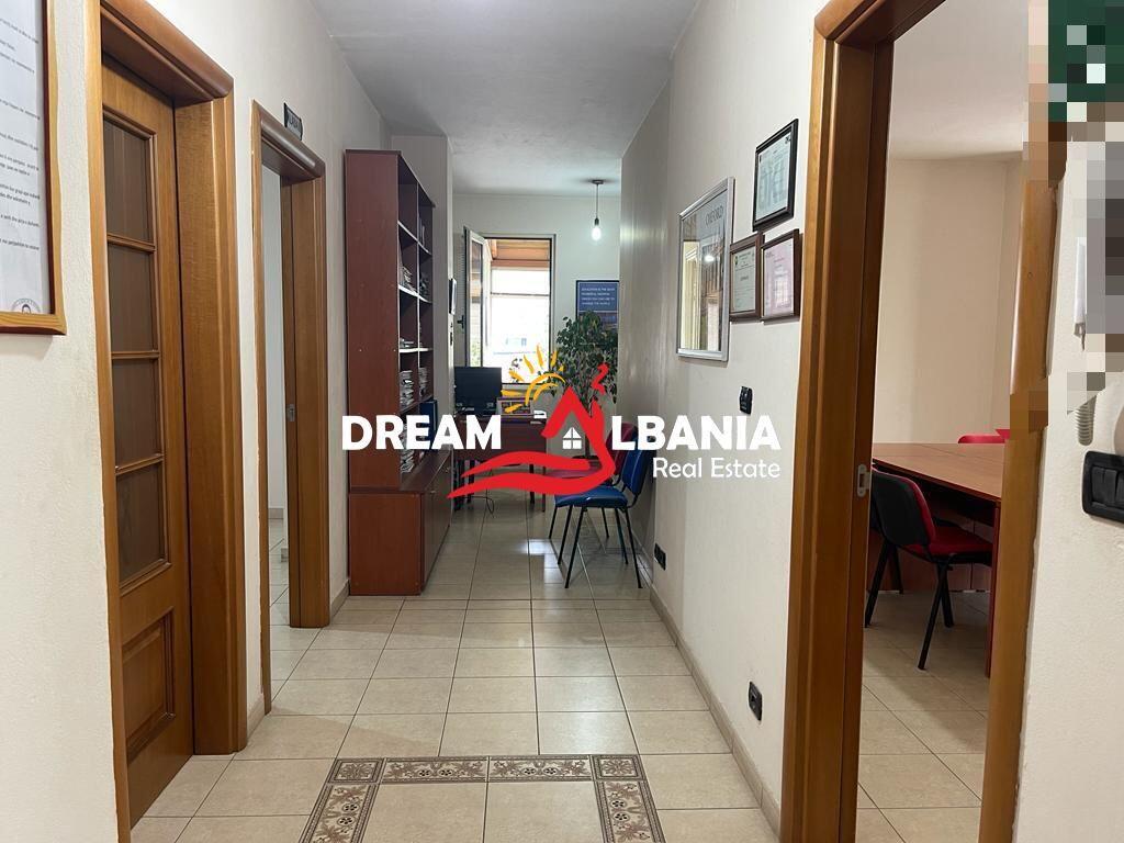 Zyre me qera ne Don Bosko prane Vizion , Tirane (ID 42611400 )