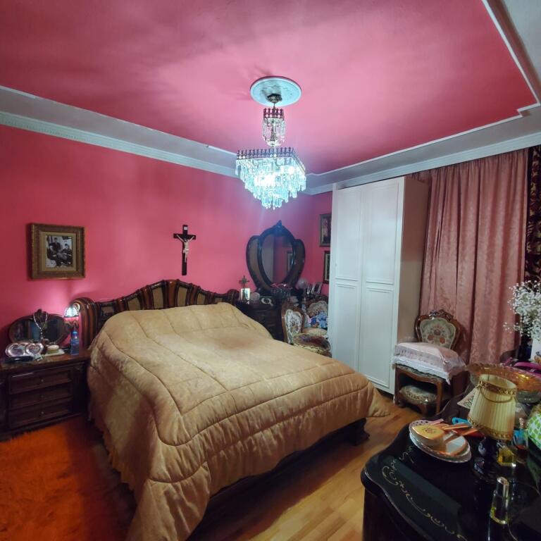 Apartament 3+1 ne shitje tek Rruga e Kavajes