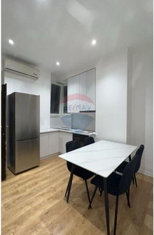 Apartament 1+1 me Qira – Rruga e Barrikadave !