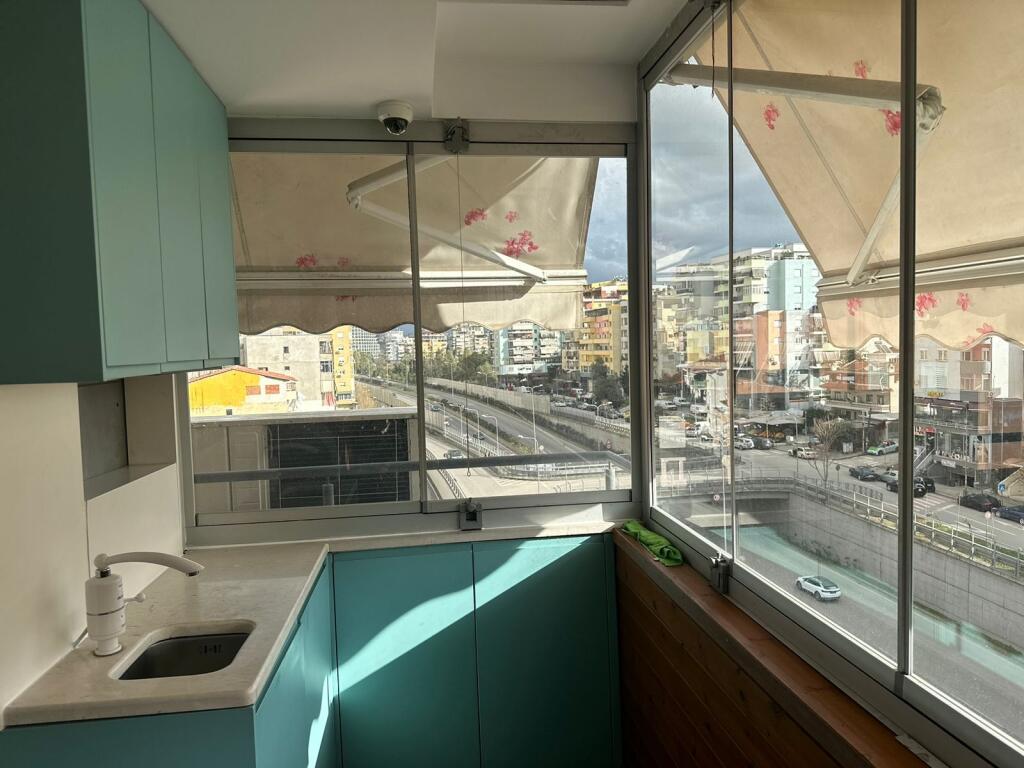 APARTAMENT 3+1 ME QIRA NE KOMUNEN E PARISIT, TIRANE