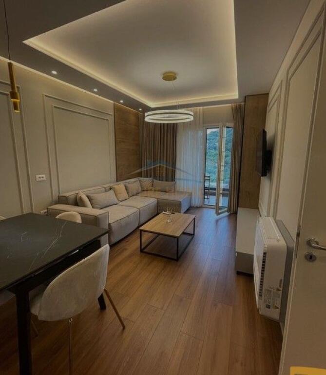 Shitet, Apartament 2+1+2, Kodra e Diellit, Tiranë