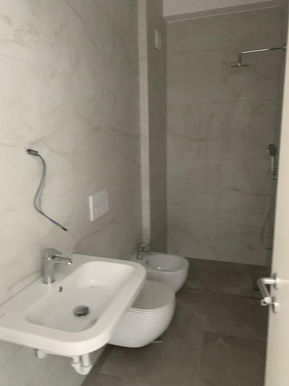 Jepet me qira 1+1 BOSH ALIDEMI TE KONTAKTI 250€