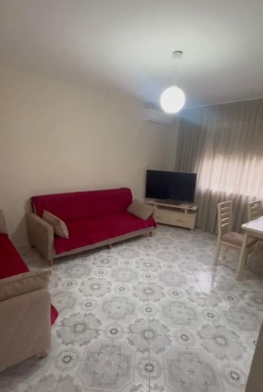 Jepet me qira 1+1 Porcelan Te Uet 450 mije leke