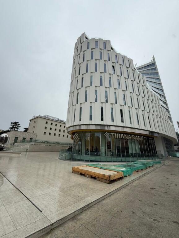 UFFICIO IN AFFITTO 496 M2 CENTRO 12.500 EURO