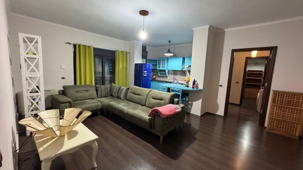 Shitet Apartament (2+1) ne Yzberisht