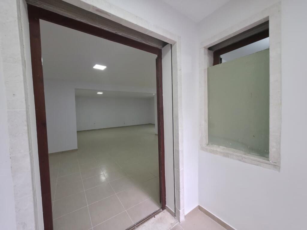 🏢 Locale commerciale in Affitto – Giardino Botanico!!!