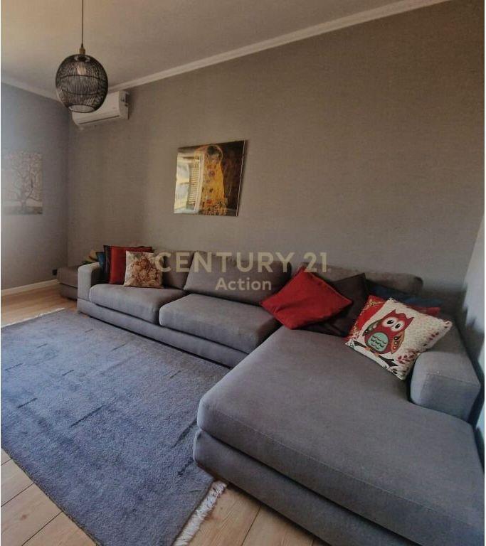 PAZARI I RI, JEPET ME QIRA APARTAMENT 2+1! 550 € /Muaj