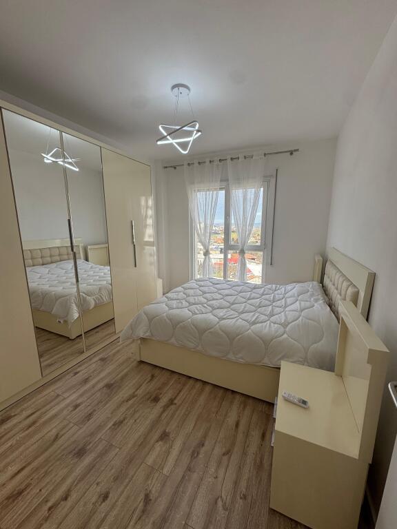 Apartament 2+1 me qira në Yzberisht