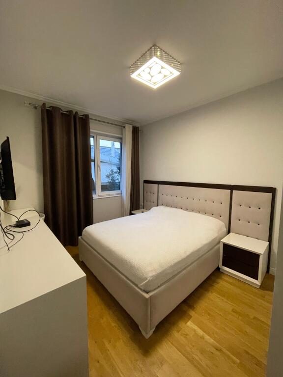 Shitet apartament 3+1+2 Kopshti zologjik
