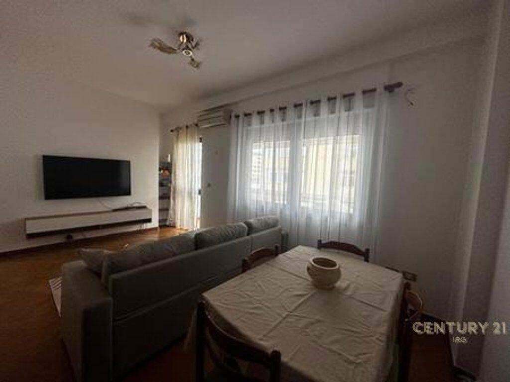 Apartament 1+1me Qira – Komuna e Parisit