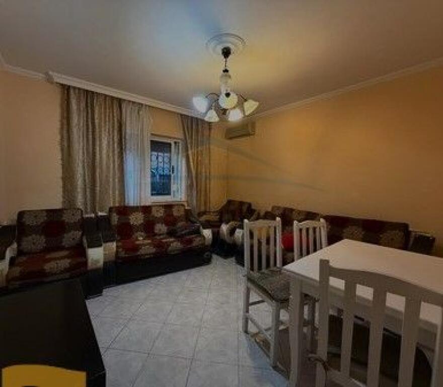 Shitet, Apartament 2+1, Oxhaku, Tiranë.