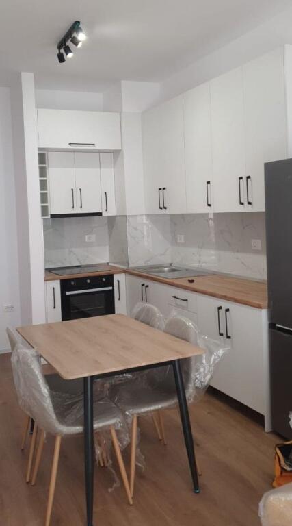📌 JEPET ME QIRA APARTAMENT 1+1 – REZIDENCA KADIU, ALI DEMI