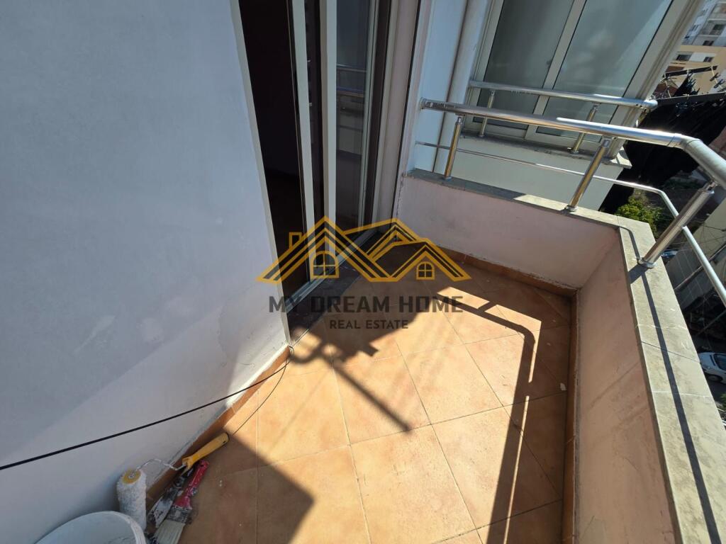 APARTAMENT 2+1 TE DREJTORIA E POLICISE,DURRES PER SHITJE