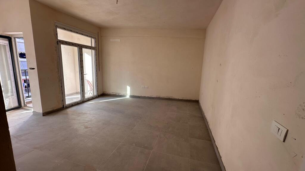5 Maji Shitet Apartament 2+1+2