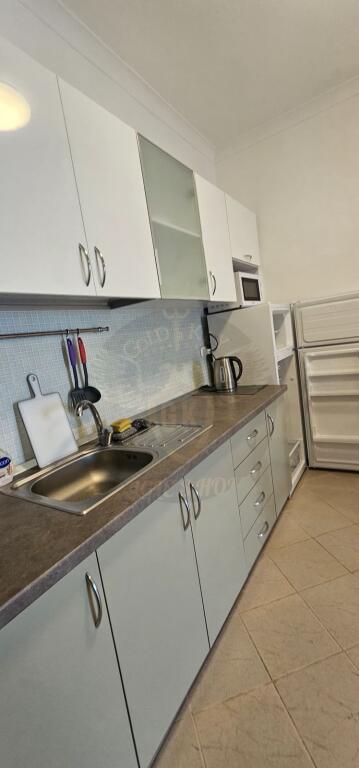 🏡 APARTAMENT 1+1 NË SHITJE – PAMJE E PLOTË NGA DETI 🌊 📍 Shkëmbi i Kavajës