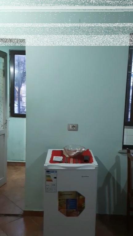 Jepet me qira – Apartament i mobiluar në Rrugën Irfan Tomini