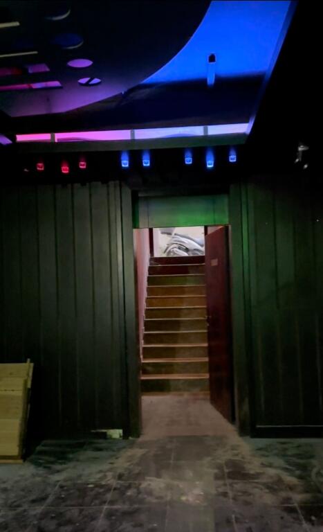 Jepet me qira bodrum multifunksional – 325 m²