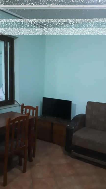 Jepet me qira – Apartament i mobiluar në Rrugën Irfan Tomini