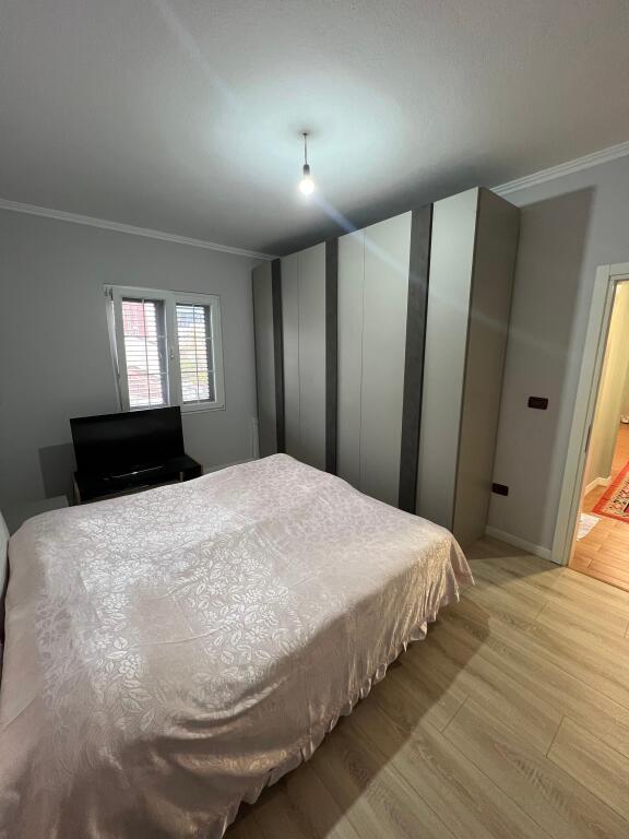 Super 3+1+2 apartment for sale Dibres St.