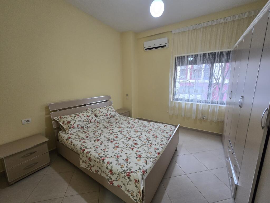 APARTAMENT 1+1 ME QIRA NE VASIL SHANTO, TIRANE