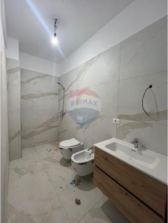 APARTMENT FOR OFFICES FOR RENT AT AURA RESIDENCE !