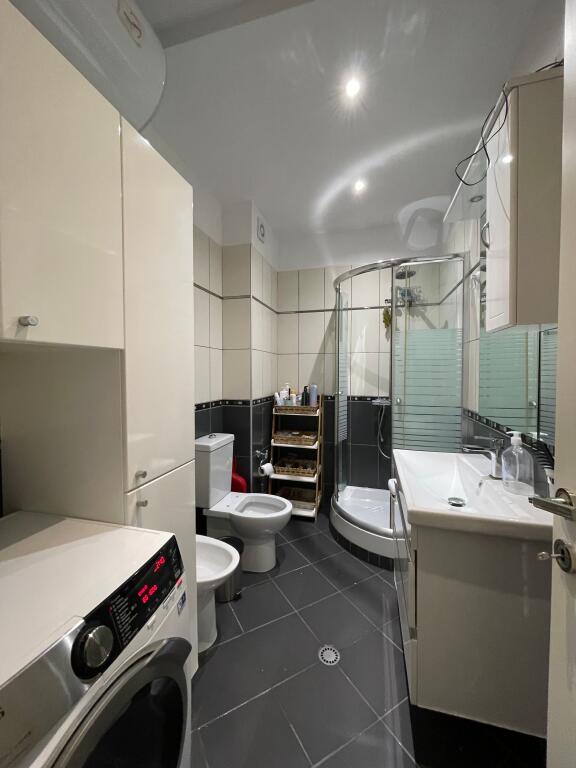 Shitet apartament 3+1+2 Kopshti zologjik