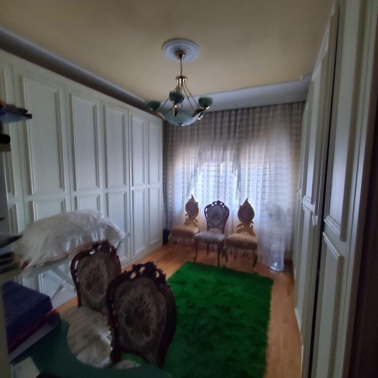 Apartament 3+1 ne shitje tek Rruga e Kavajes