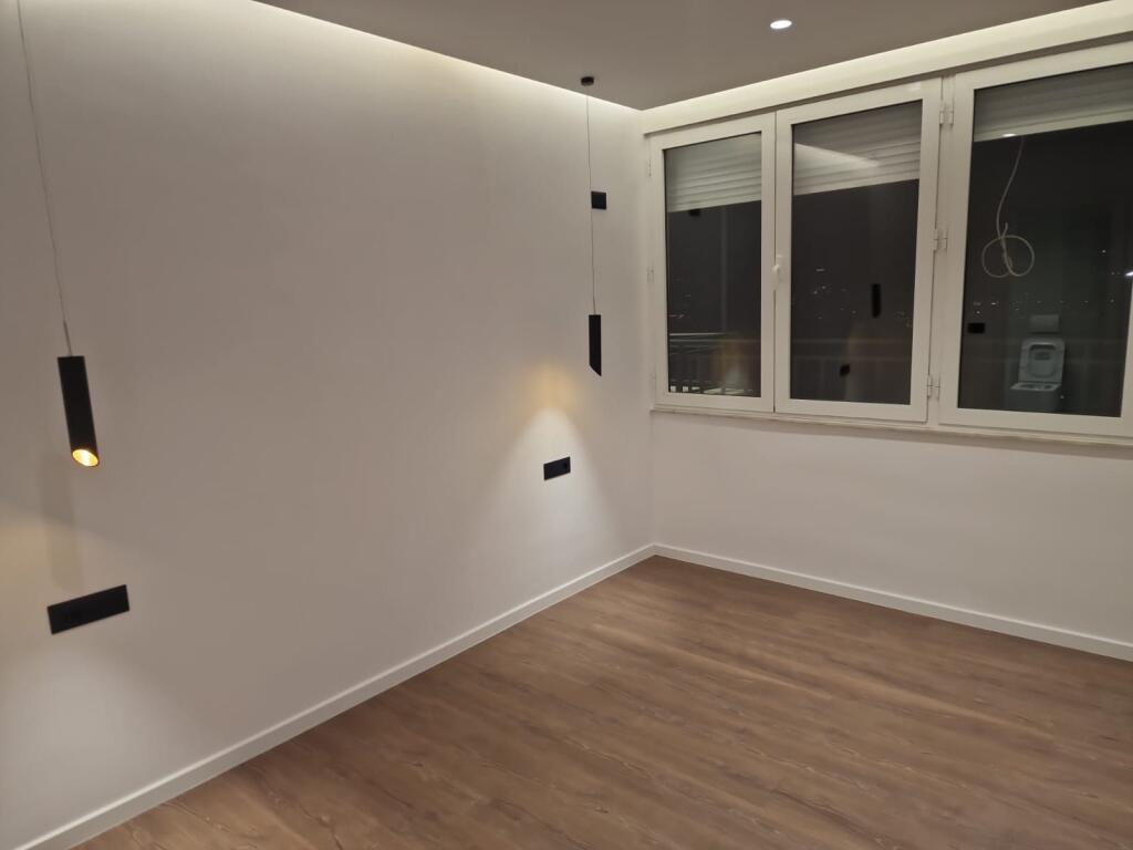 COMUNE DI PARIGI, vendiamo un super appartamento 2+1+2