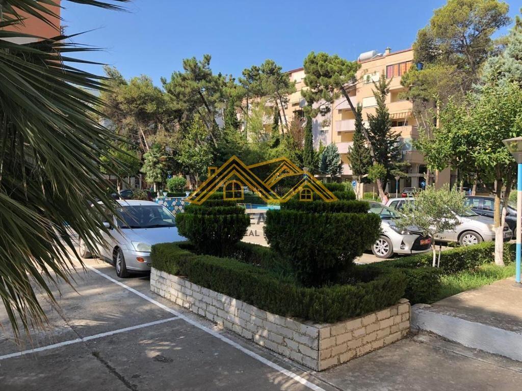 SHITET SUPER APARTAMENT NE GOLEM!