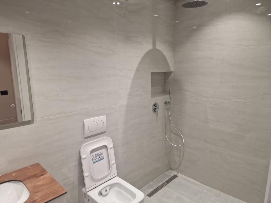 COMUNE DI PARIGI, vendiamo un super appartamento 2+1+2