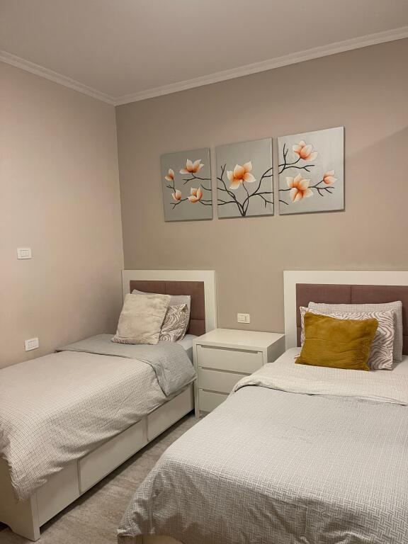 Shitet apartament 3+1+2 Kopshti zologjik