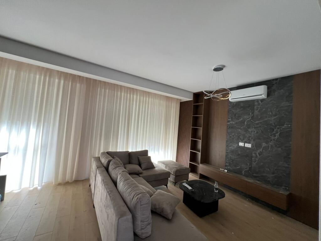 Vilë 3-katëshe me qira te ABA Residence – Farkë​, 197 m² 1.500 €