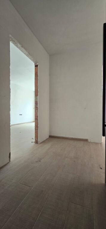 Shitet apartament 1+1 tek Rruga e Burgut!