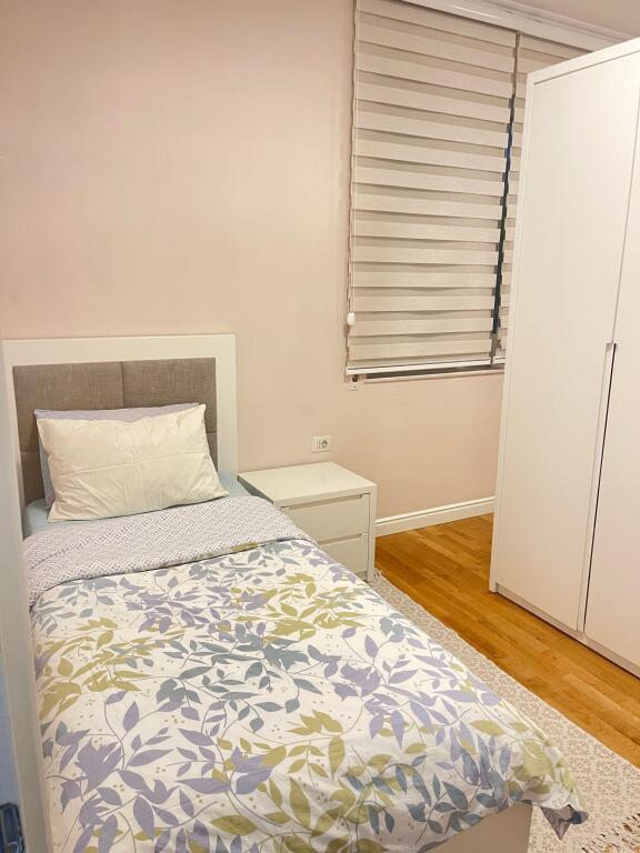 Shitet apartament 3+1+2 Kopshti zologjik