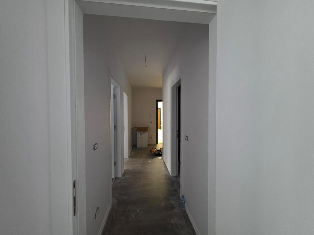 5 Maji Affittasi Appartamento 2+1 Vuoto