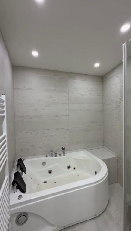 📢 SUPER PRONË NË SHITJE Apartament 2+1 Me 🅿️ 2 Poste Parkimi 📍 Komuna e Parisit – Niku Construction