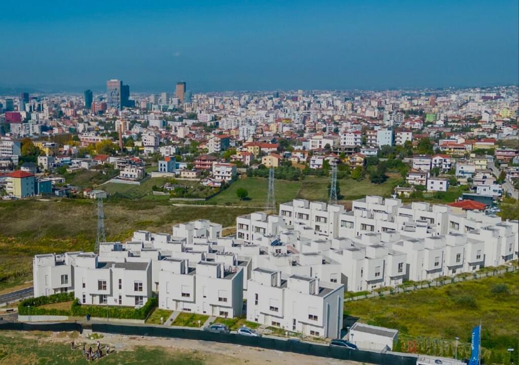 Vilë 3-katëshe me qira te ABA Residence – Farkë​, 197 m² 1.500 €