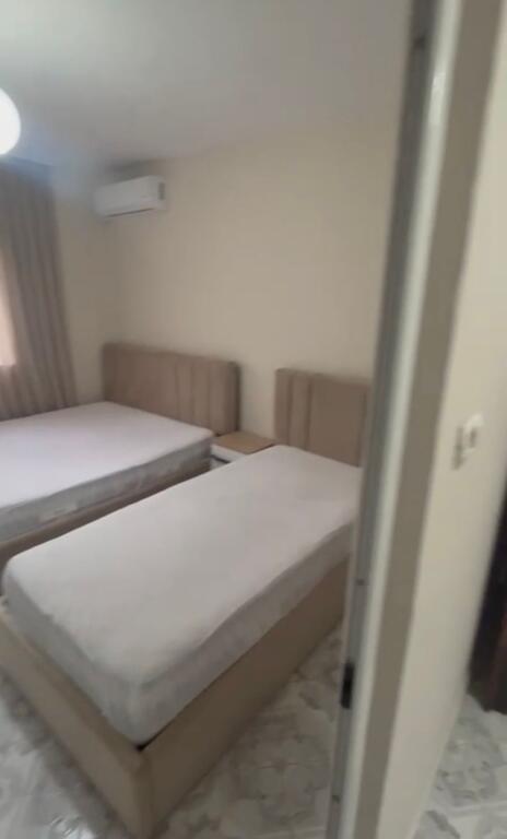 Jepet me qira 1+1 Porcelan Te Uet 450 mije leke