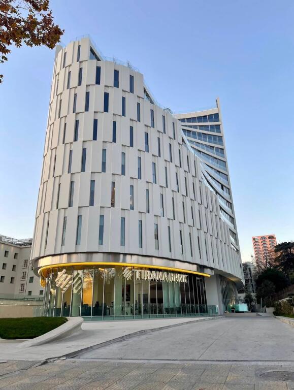 UFFICIO IN AFFITTO 637 M2 CENTRO 20.000 EURO