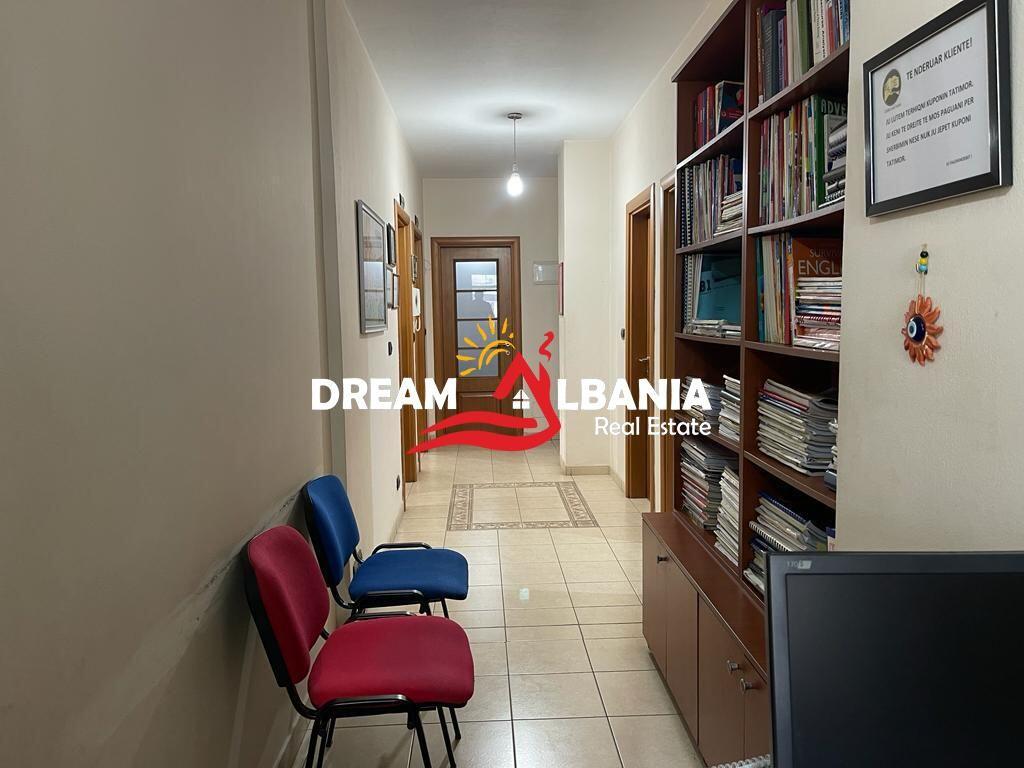 Zyre me qera ne Don Bosko prane Vizion , Tirane (ID 42611400 )