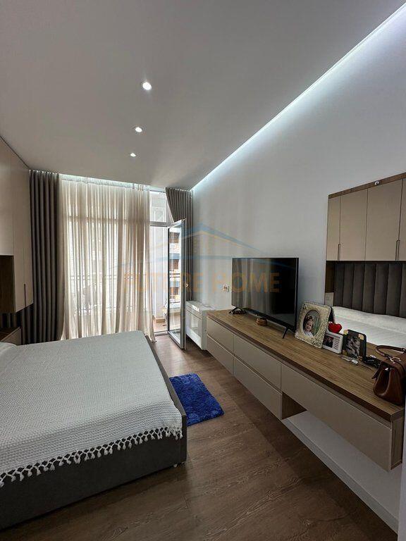 Shitet, Apartament 3+1+2, Jordan Misja, Tiranë