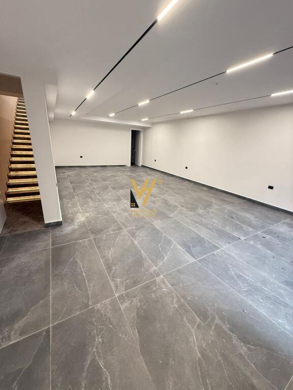 SHITET VILE TRE KATESHE TE REZ.FOREST, LIQENI THATE 1.500.000 EURO