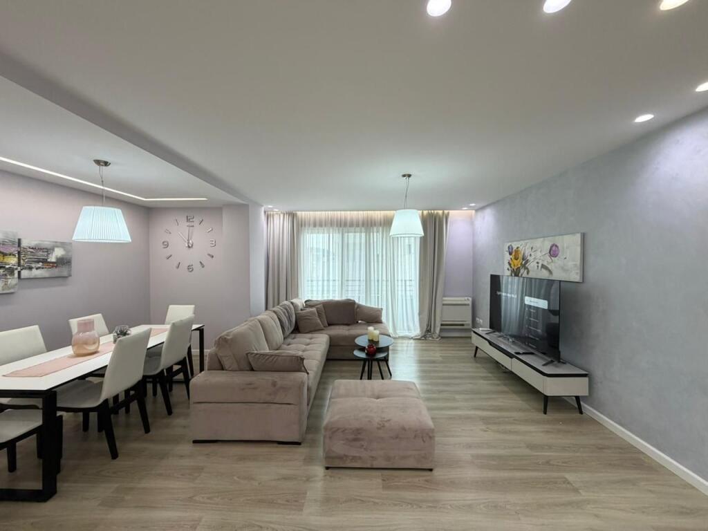 Apartament 3+1+Parking per qira tek Sunrise Residence prane TEG.